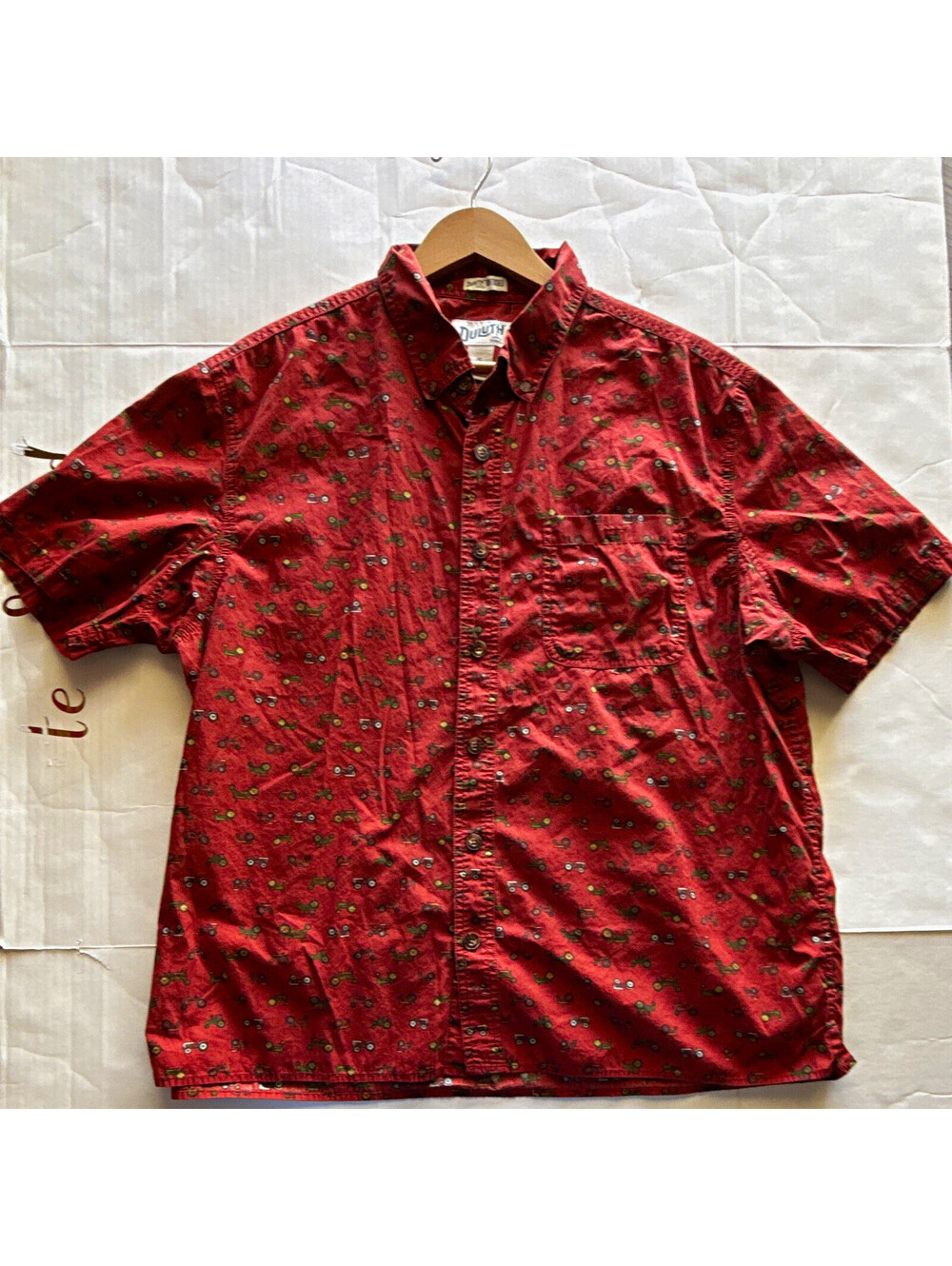 Duluth Trading Co. Men’s XL Relaxed Fit Red Tractor Print Button-Down Pockets